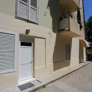 Street And Affittacamere
